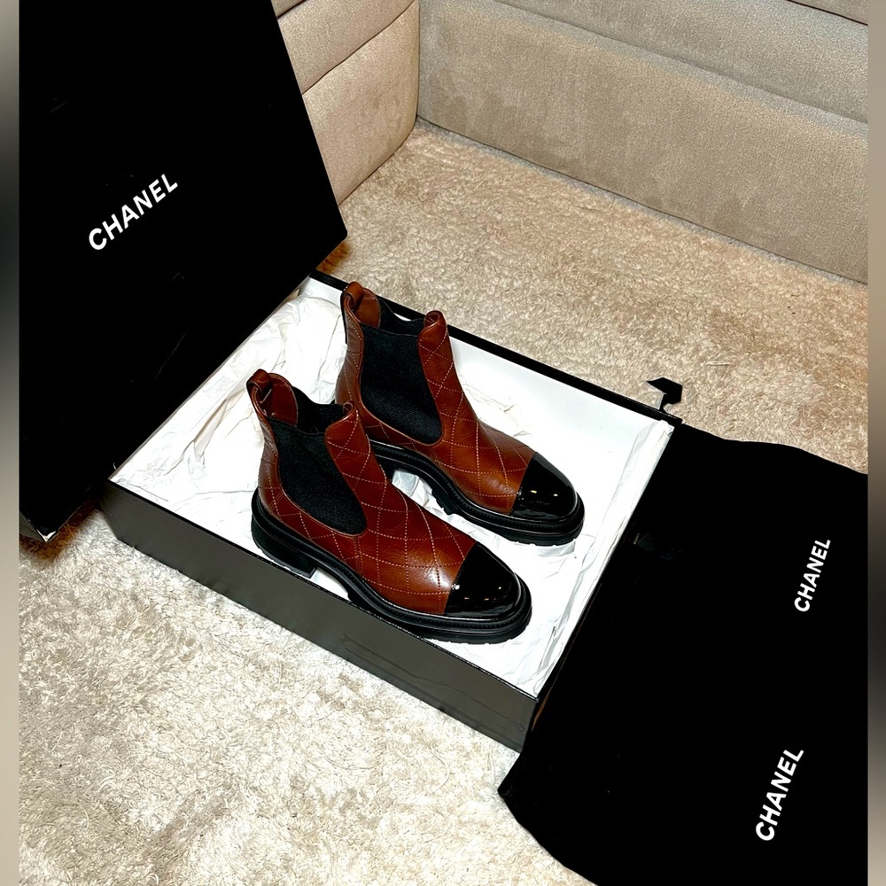Chanel‎ Calfskin Patent Cap Toe Quilted Short Boots 38.5 Brown/Black